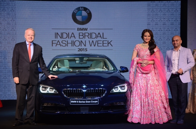 Mr. Philipp von Sahr, Middle - Sonakshi Sinha, Right - Mr. Vijay Singh at the BMW IBFW announcement press conference